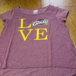 Girls XL Cleveland Cavs shirt